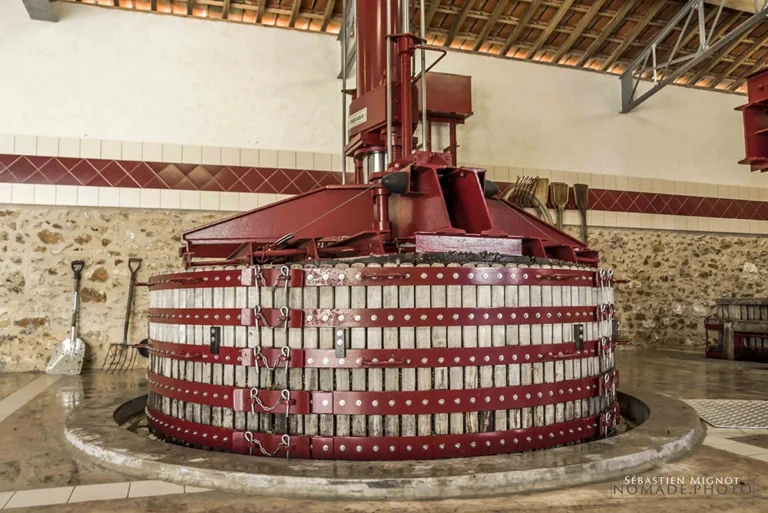 VR Wine Consulting vieux pressoir rouge champagne boever